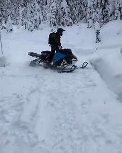 Going in HOT 🔥 @stackedfilms146 | Snowmobile