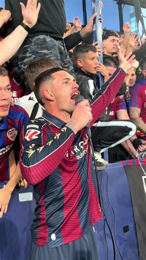 Singing with the ones who never stopped believing 💙❤️ #DesenlaceLALIGA #InsideLALIGA #LevanteUD