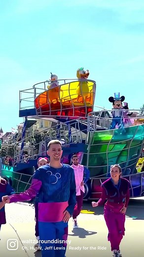 Disneyland Paris 30th Anniversary Dream and Shine Brighter Parade Experience