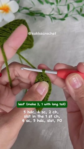 Putri  on Instagram: "Crochet Lavender Keychain 請 hii everyone! soo, I decided to make both tutorials (full & mini)  for full and slower tutorial is uploaded on my channel, happy crocheting 﫶 #crochet #crochetflower #kukkacrochet #crochettutorial #crochetaddict #crochetersofinstagram #crochetlover #crochetlove #crochetgifts #crochetideas #crochetkeychain #crochetlavender #crocheting #crochetpattern #crocheted"