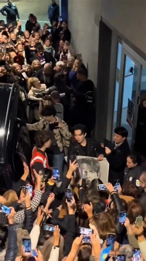 8.8K views · 746 reactions | Dimash, en Barcelona.. | Dear DK el mejor cantante del mundo | Facebook