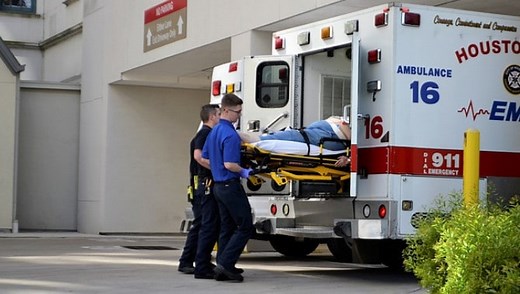 20 Pros and Cons of Being a Paramedic - Destination Scanner...