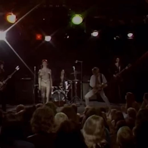 👊 Credit to @davidbowiedecoded David Bowie performing “The Jean Genie” Live on the 16th of November, 1973 on The Midnight Special “The Jean Genie” sources its origins to an impromptu jam the band participated in during the Ziggy Stardust tour when they were in between the first two concerts in Cleveland and Memphis. Bowie took that music and turned it into the melody of this song. Bowie also spent some time with the Cyrinda Foxe who provided even more inspiration for the song. In an interview w