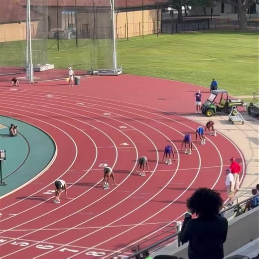 Da’Marcus Fleming wins the first 200m heat with a time of 20.52 seconds ( 2.1 m/s)! Godson Oghenebrume finishes third in the heat with a time of 20.74 seconds. #GeauxTigers | 📊 lsul.su/battleonthebay… | LSU Track & Field