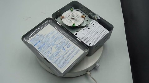 T104 24-Hour Mechanical Time Switch Pool Pump Timer with Metal Enclosure, 208-277V, 40A, 60Hz, DPST, 12 ON/Off Operations, Manual Override Included Trippers, Reliable Control for Various Loads