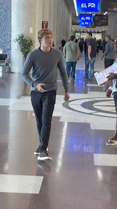 1.8M views · 10K reactions | Filho do luciano Huck Benício é muito humilde e simpático #foryouシ #page #fypシ゚ #viralreels #lucianohuck #Benicio | Caçador de famosos | Facebook