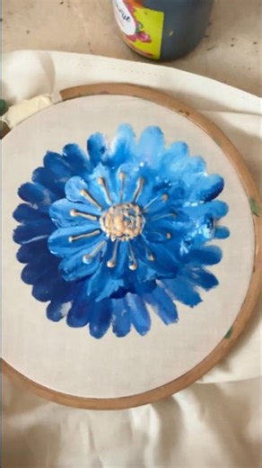 Stop using brushes! ☝️🌸 Wait for the end... Can you believe this? #Shorts #SatisfyingArt