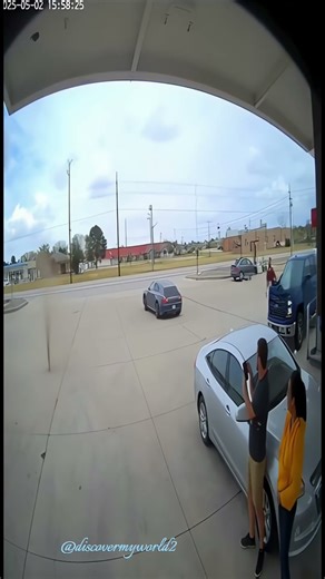 🌪️ Incredible Tornado Footage Caught on Camera! #tornado #nature #weather