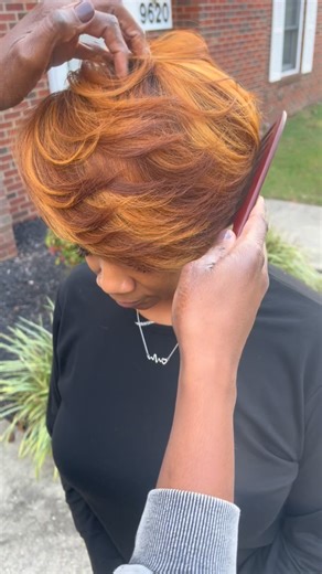 RAZOR CHIC on Instagram: "While in DC…. Oooommmmgggggg doesn’t she look amazing 🔥🔥🔥🔥 But my god today do you see how beautiful she looks wearing her own hair??? It’s not one track in this just years of wisdom, education and hard work. From city to city changing lives and making all these beauties see that their enough just as they are… 🗣️I CAN MAKE YOU FALL IN LOVE WITH YOUR OWN HAIR🥂 Omg she looks amazing don’t you agree????? Watch this clip to see how the glow up was real and not one tra