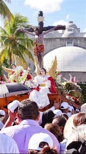 Kneel to our lord Christ is king ✝️☦️🛡️ #oneworldoneprayer