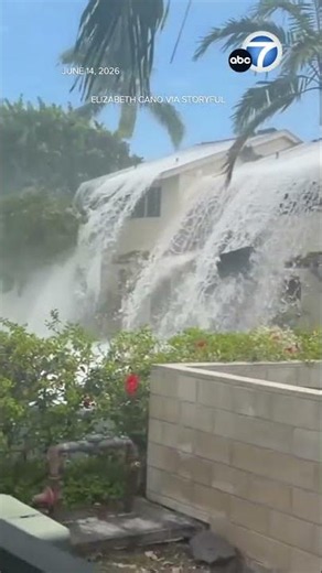 Massive wave crashes over condo rooftop in Hawaii
