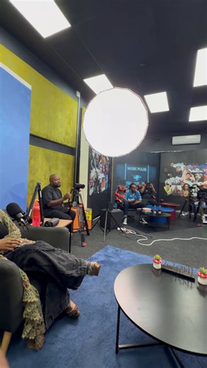 There's a message Mmeli is passing here...........MMELI THE BRAND MMELI X DOEK ON FLEEK#MmeliPrinceKhumalo #MmeliKhumalo