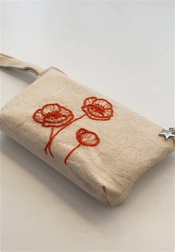 Floral Hand Embroidery Makeover for Canvas Clutch