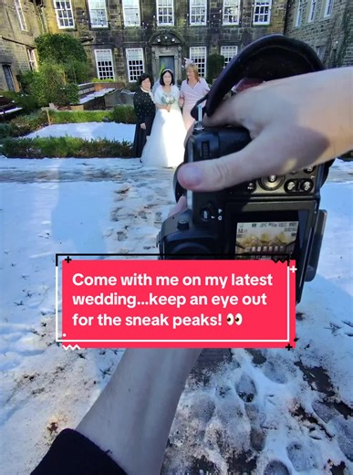 First time at Whitley Hall and we had some snow! It was freezing but these guys were troopers and we managed to get some lovely shots in the snow 📸 Cant wait to get editing and show the sneak peaks! 👀 #whitleyhallwedding #sheffieldwedding #sheffieldphotographer #YorkshireWeddings #bride2026