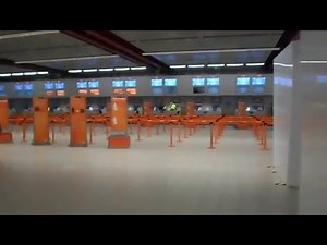 EasyJet Check-in Counters in Luton Airport