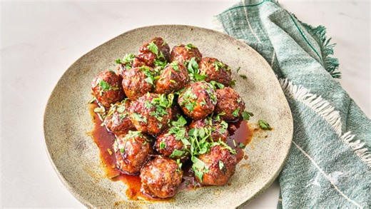 How to Make Pepper Jelly Cocktail Meatballs