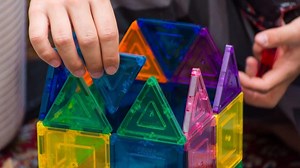 Magna Tiles Vs Playmags - 8 Key Differences Between These Sets