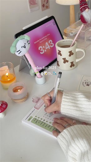 Achieve Your Goals: Vision Board Planning for 2025