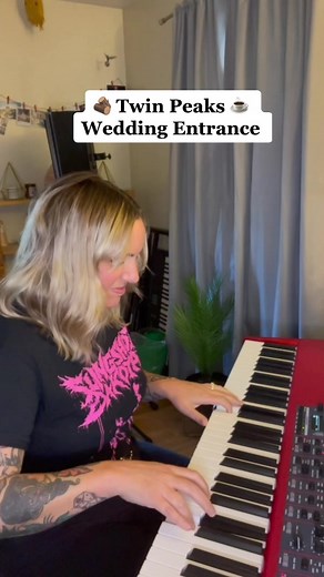 Who invited the log lady? #twinpeakswedding #weddingpiano #processionalprofessional #loglady