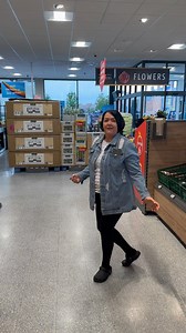 298K views · 5K reactions | mums cooking a fishy meal and its so good and a bargain #food #foodie #foodreview #fish | Right Guys Reviews | Facebook