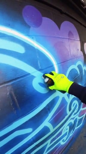 The process of painting Sonic the Hedgehog #art #graffiti #graffitiart | Shax
