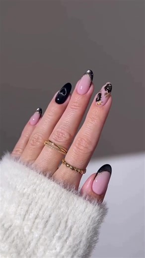 New BLACK V.3 Lamp?? Let’s talk about her. You already know the Beyond Pro III runs the table. We just gave her a darker mood and a quiet option. Same power, same flawless cure, now wrapped in matte black with a built in Silent Function so your services feel calm, focused, uninterrupted. What’s inside: 🗝️ Acetone Resistant Matte Black Finish, sleek, durable, limited edition 🖤 NEW Silent Function, mute the beeps for a calm, noise free service 💡 30 Precision LED Bulbs, zero dead zones and full 