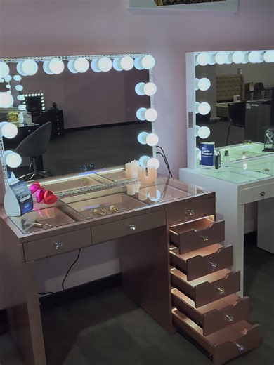Shop the Best Makeup Vanities in Chicago