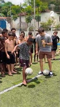 Do 10 keepy-uppies and hit the crossbar = Win $100 ⚽️