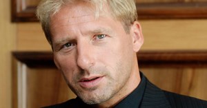Zgoraj brez: Erazem B. Pintar pokazal svojo vročo mlado ženo