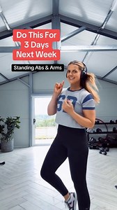 15 MINUTES ➡️ Another one for your collection and it’s full of fun effective movements that will definitely spark joy. 😮‍💨 I especially loved the cross crunch to press you can check out in slide 3&5 noticing the pace in slide 5… this is great for challenging your balance and stability too !! 😮‍💨😮‍💨😮‍💨Such a gorgeous exercise!This was another workout where I continue exploring new combinations for my September challenge it’s always exciting to share snippets as I go. 🤭 🤐 The workout:⏰ 4