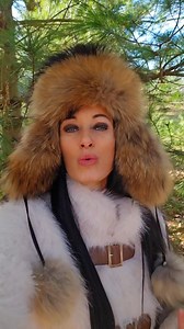 🌲 White pine is packed full of shikimic acid, which helps to neutralize spike proteins in the body. It can also help with respiratory infections because it offers powerful antimicrobial and expectorant properties. ☕️ WHITE PINE TEA 🌲 • 1-2 tablespoons of fresh white pine needles • 1 cup of boiling water 1. Add your needles to the mug, chopping them if desired, and then pour the boiling water over them. Do not boil the needles in the water. 2. Allow this to steep for 10-15 minutes then enjoy! D