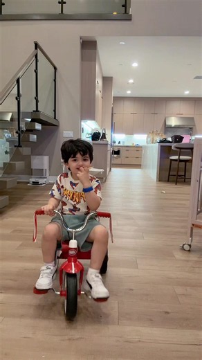 Que difícil es vilver a adaptarse a la rutina después de regresar de un viaje , llegamos y a re acomodar , y limpiar para iniciar la semana #family #momsoftiktok #momlife