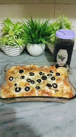 Ultimate comfort food alert! 😋 Making this super cheesy, creamy & delicious macaroni that melts in your mouth. Perfect for lunch, dinner or snack time. Easy to make and sooo satisfying! 🤤✨ Watch till the end for that cheesy pull! 🧀💛 Follow for more yummy recipes! 😍 #trendyrecipe #CheeseMacaroni #CheesyPasta #MacaroniRecipe