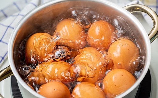 Svårt att skala äggen? Då kokar du troligen dem helt fel! - Vi i Villa