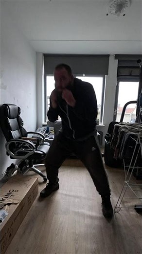 Dodging (evading) and punching (fighting sports training)