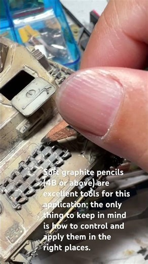 Soft graphite pencils (4B or above) are excellent tools for the weathering application #scalemodel