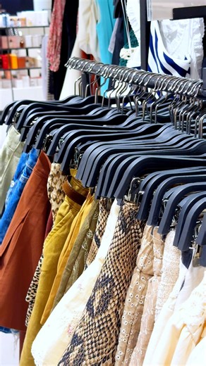 Summer style, sorted. 🌴✨ From effortless fashion to everyday must-haves, discover your perfect summer sale finds at Menlyn Park - where great style meets even better value. #ILoveMenlyn #MenlynPark #SummerSales | Menlyn Park Shopping Centre