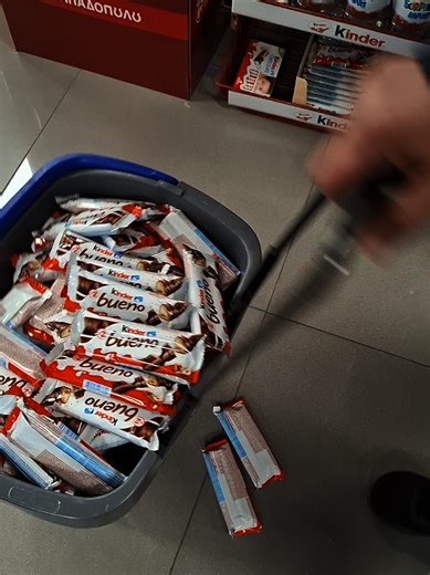 δεν ειναι εθισμος, ειναι τροπος ζωης @Παρασκευή Μόσχου #bueno #kinderbueno #chocolate #video #viral