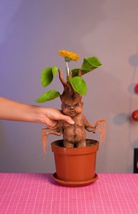 We made the Mandragora flower from Harry Potter out of an old doll and foil🌱🪄 | 5-Minute Crafts Play