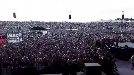 26 giugno 2022 h. 20.22 Stadio del Conero ANCONA #vascolive | Vasco Rossi