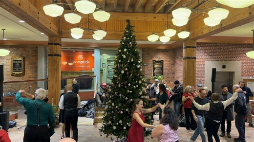 ✨ Uptown Sparkles at CenterBeam Place – What a Night! ✨ Thank you to everyone who joined us for an incredible evening of holiday fun in the heart of Uptown Saint John! 🎶 Hope King set the tone with beautiful live music during A Country Christmas. 💃 Swing Dancing with Saint John Swing Dance lit up the night with energy and festive cheer. The music, the moves, and the smiles made CenterBeam Place sparkle like never before! 🎵 Carolling by InterAction filled the streets with joyful harmonies. 🎭 