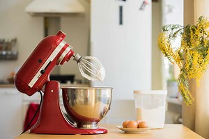 KitchenAid Mixer Leaking Oil? (Possible Causes & Fixes)