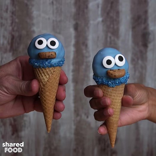 Cookie Monster Cake Pops | Dessert