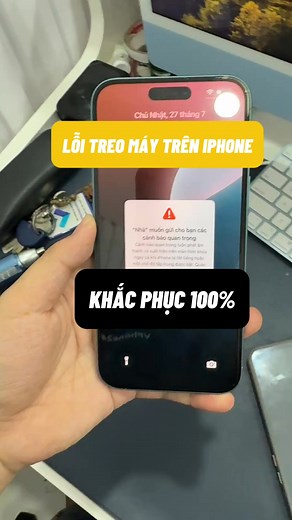 45K views · 376 reactions | Khắc phục 100% lỗi treo máy trên iPhone #review #reviewiphone #thuthuathay #thuthuatiphone #iphonegiare #iphonetricks #iphonequan9 #vphone24h #vphone #vphone24hagency #sale #thanhlyiphone #saleiphone #pisen #sacnhanh30w #sacbaovepin #mophie | Hệ Thống Di Động VPhone24h TSC - iPhone giá rẻ | Facebook