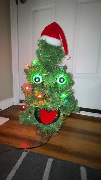 Gemmy Singing Christmas Tree Featuring Frank Sinatra