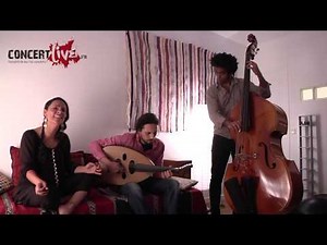 Oum en session acoustique pour "Veinte Anos"