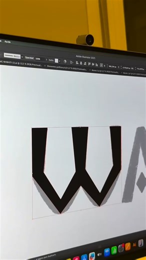 Miranda.studio | Diseño & branding on Instagram: "La inteligencia artificial es una herramienta para diseñadores no para clientes 😎 y no reemplaza el trabajo de un buen profesional, que investiga, que planea una estrategia y que crea una marca en base a un concepto visual memorable ✨ #logo #logotypes #clothesbrand #branding #diseñadora"