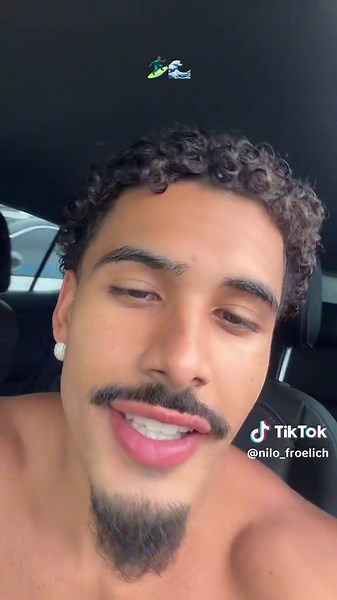 Surfando no Mar: A Vida de Nilo Froelich