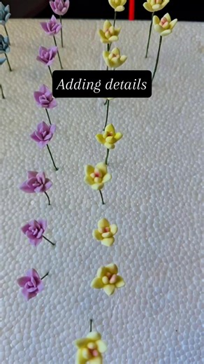 Adding colors and details to these tiny clay succulents. These are almost therapeutic for me. Paying attention to all the details calms me down. What hobbies do you have that calms you down? #claycraft #claysucculents #clayartist