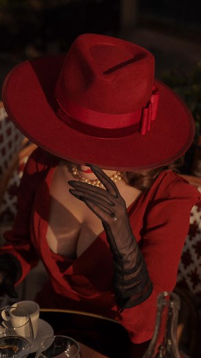 Rose Cherie Paris | Millinery designer on Instagram: "Discover our french hat’s collection inspired by feminist and glamor 🖤 Designed in Paris with love 🚚 Worldwide delivery 📦 • Découvrez nos collections de chapeaux dessinés en France, féminins et glamour ils seront parfaits pour vous tenir au chaud avec style cet hiver. • #retrohat #felthat #womenhat #50shat #chapeaufemme #fedora #capeline #parisianstyle #parisianbrand #chapeaux"